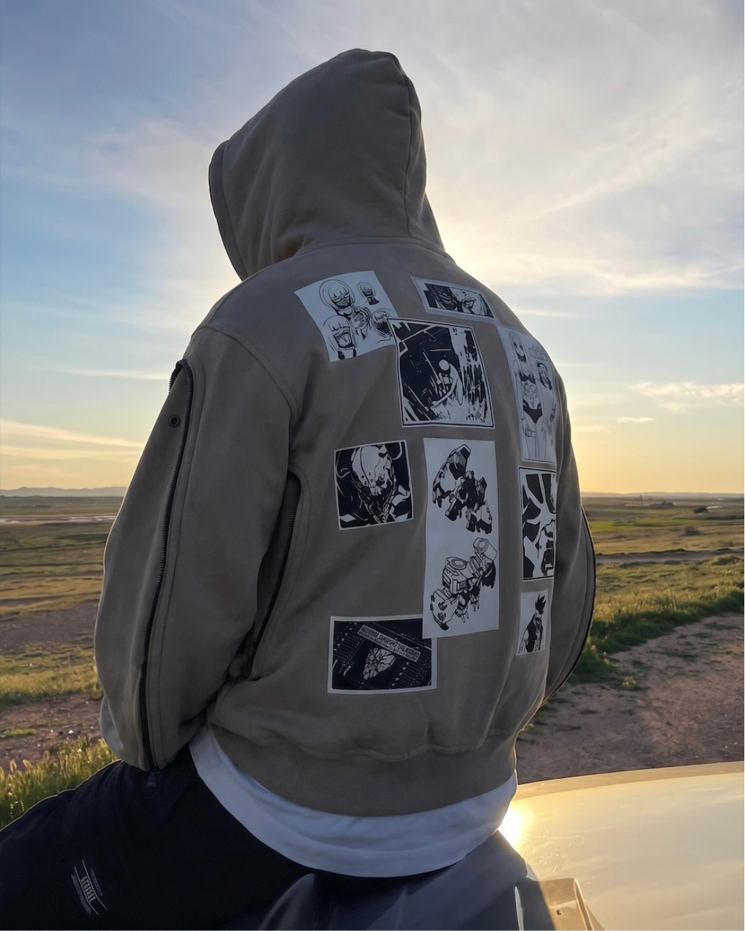 EDGERUNNERS HOODIE (SAND)
